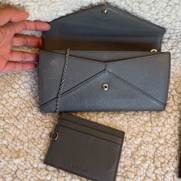 Authentic PRADA Envelope wallet in Saffiano leather - Picture 11 of 16